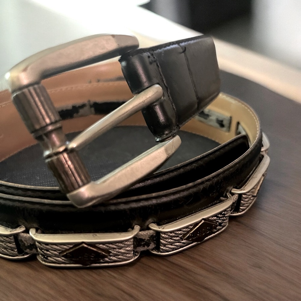 Belt with 15 metal emblems with Classic Written on them Silver buckle #507 metal